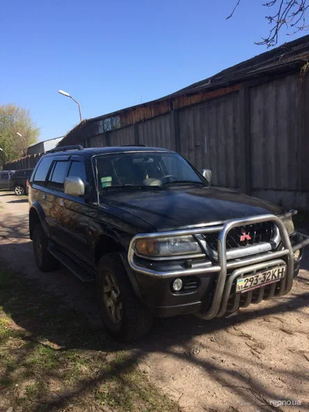 Mitsubishi Pajero Sport 2000