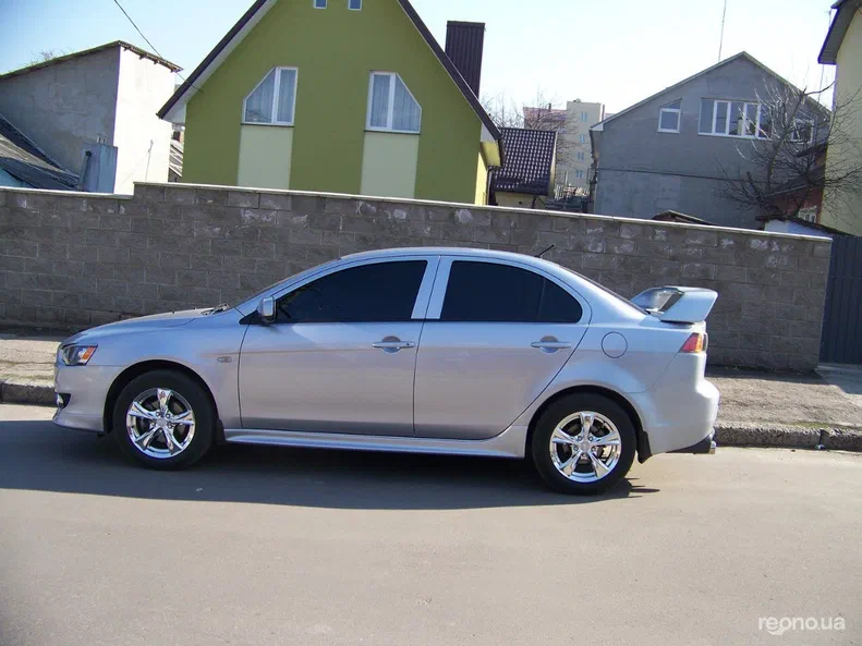 Mitsubishi Lancer 2011
