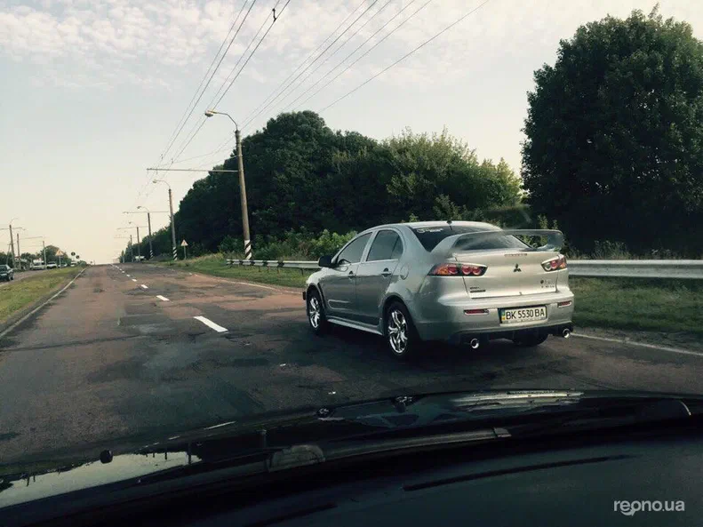 Mitsubishi Lancer 2011 - 10