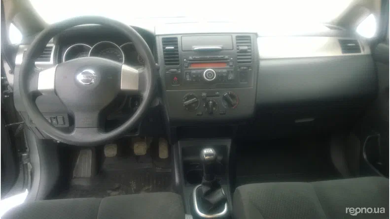 Nissan Tiida 2012 - 10