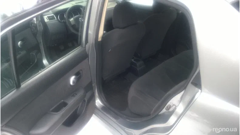 Nissan Tiida 2012 - 6