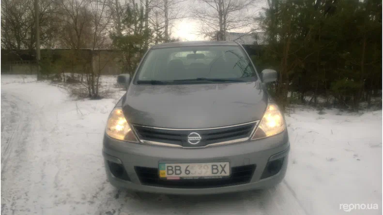 Nissan Tiida 2012
