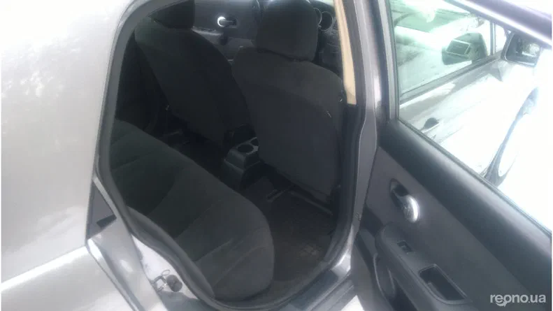 Nissan Tiida 2012 - 7