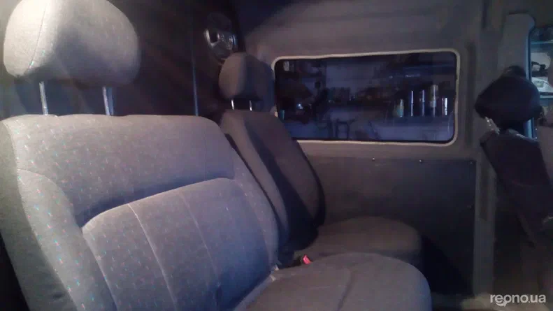 Hyundai H200 2000 - 9