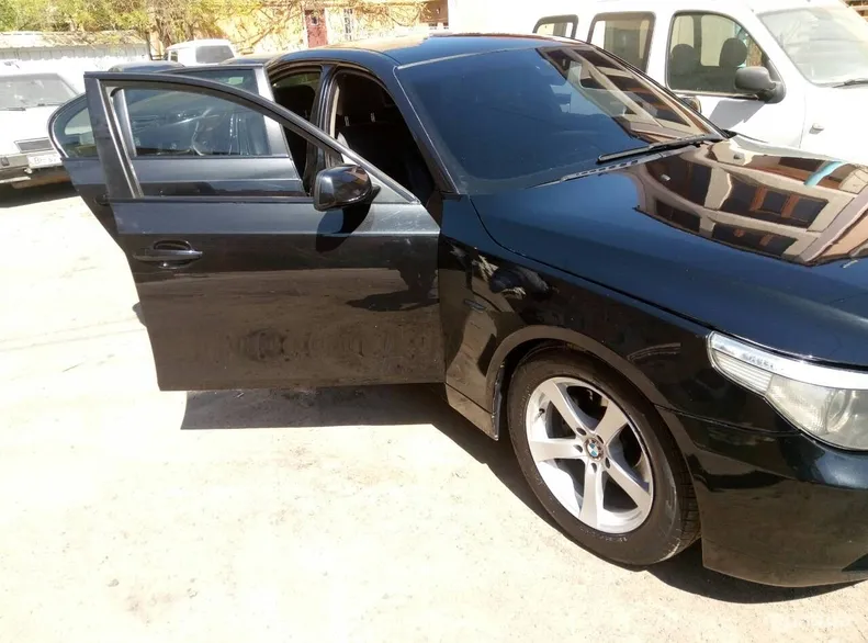 BMW 5-Series 2005