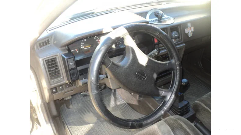 Nissan Bluebird 1990