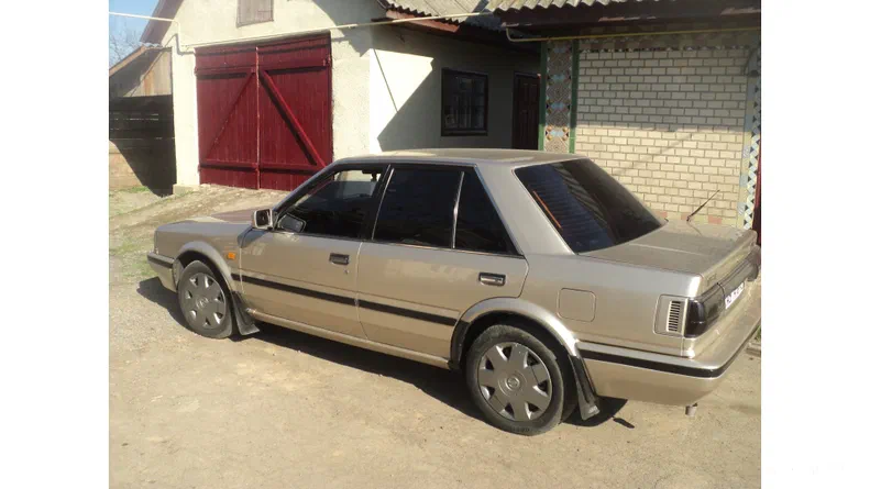 Nissan Bluebird 1990 - 9