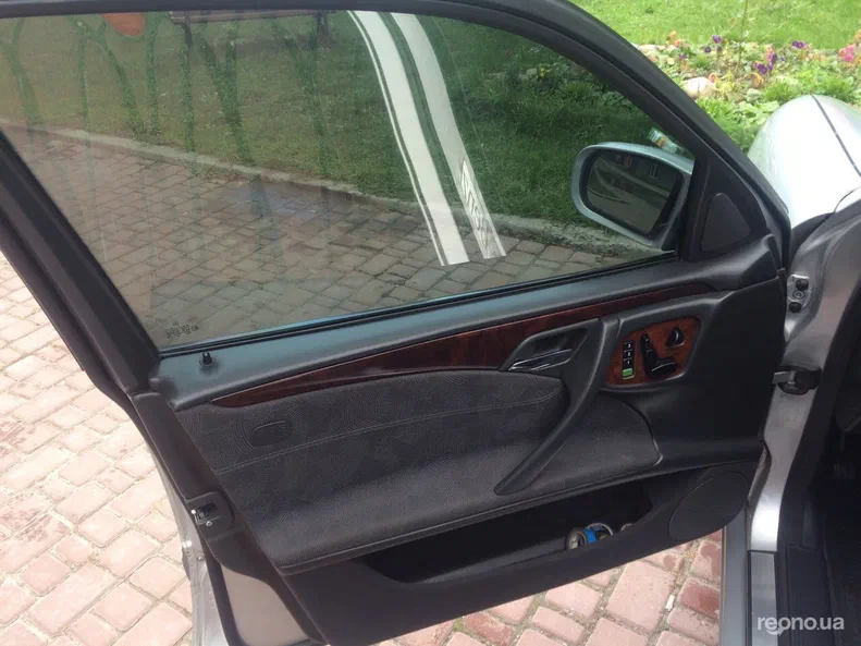 Mercedes-Benz E-Клас 2001 - 25