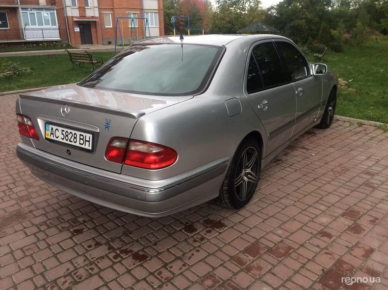 Mercedes-Benz E-Клас 2001 - 18