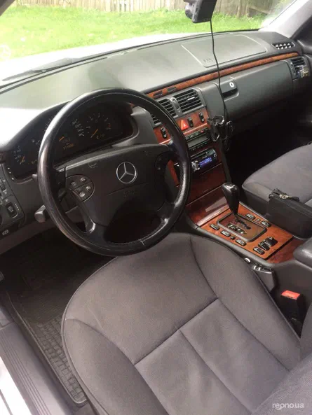 Mercedes-Benz E-Клас 2001 - 7