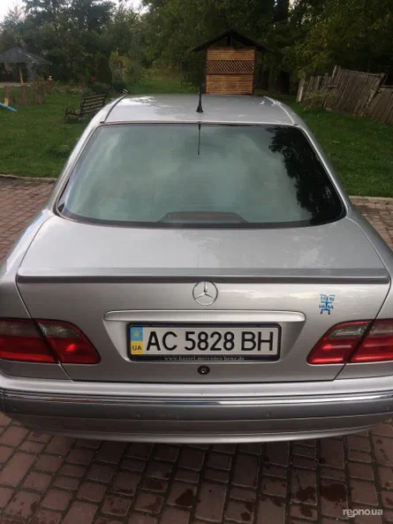 Mercedes-Benz E-Клас 2001 - 9