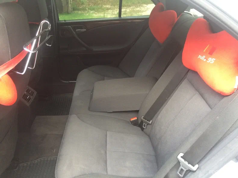 Mercedes-Benz E-Клас 2001 - 23