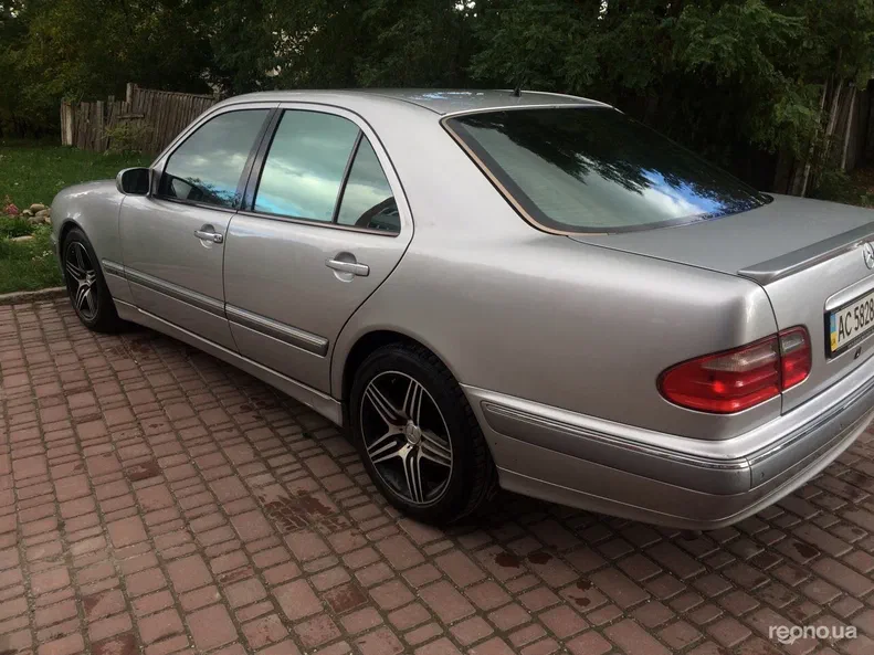 Mercedes-Benz E-Клас 2001 - 16