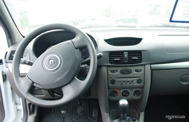 Renault Symbol 2012 - 5