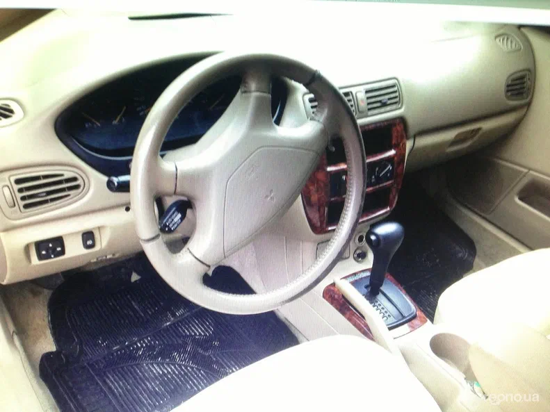 Mitsubishi Galant 2001