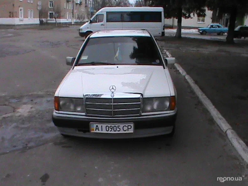 Mercedes-Benz C-Клас 1984 - 12