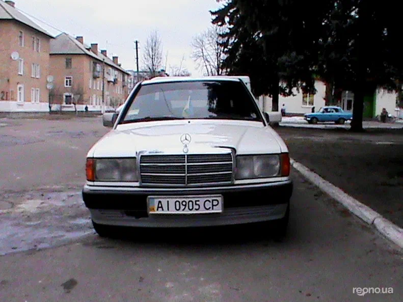 Mercedes-Benz C-Клас 1984 - 11