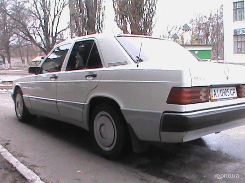Mercedes-Benz C-Клас 1984 - 8