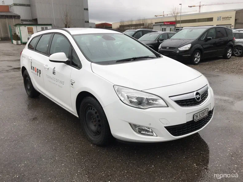 Opel Astra 2012