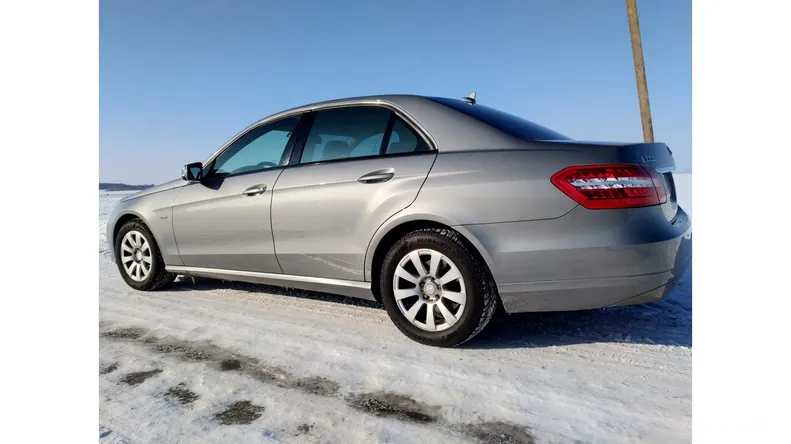 Mercedes-Benz E 220 2011 - 5