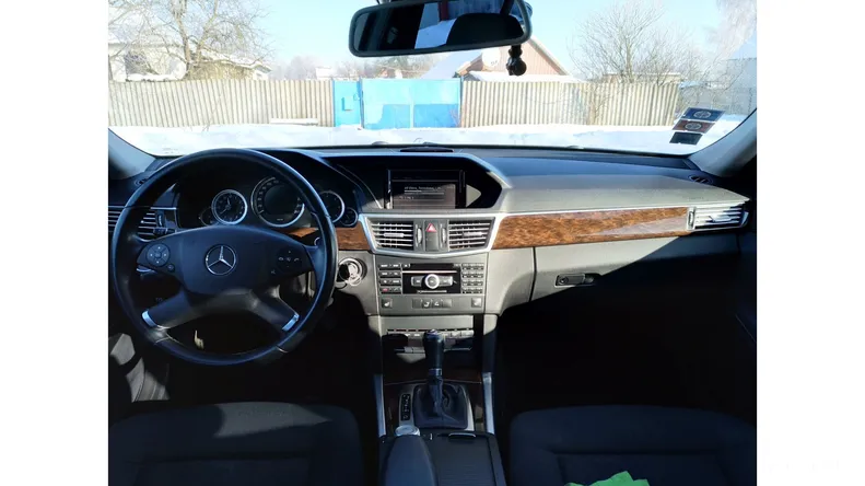 Mercedes-Benz E 220 2011 - 6