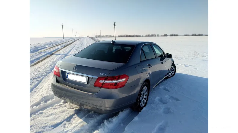 Mercedes-Benz E 220 2011 - 3