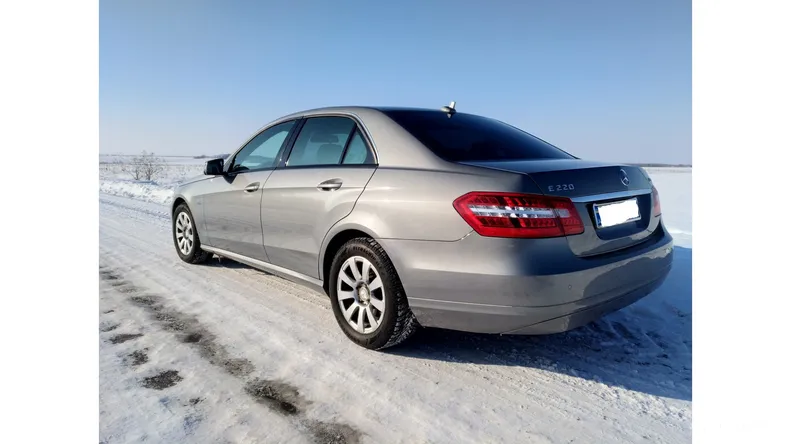 Mercedes-Benz E 220 2011 - 4