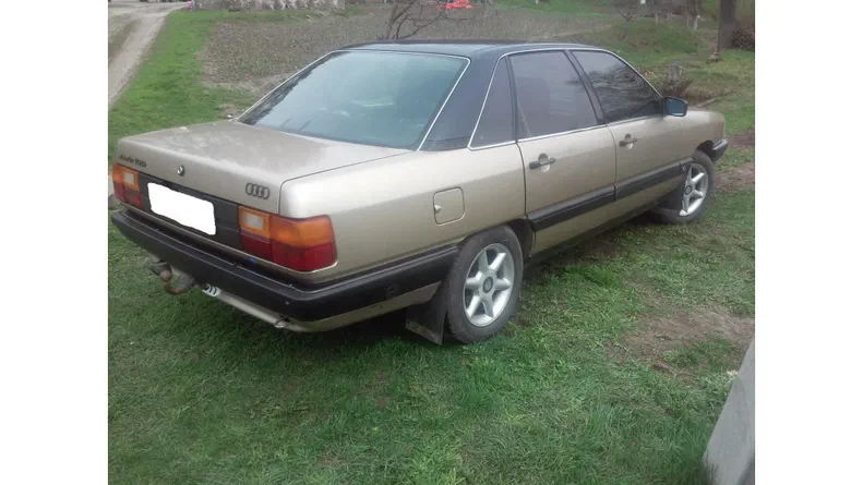 Audi 100 1986 - 7