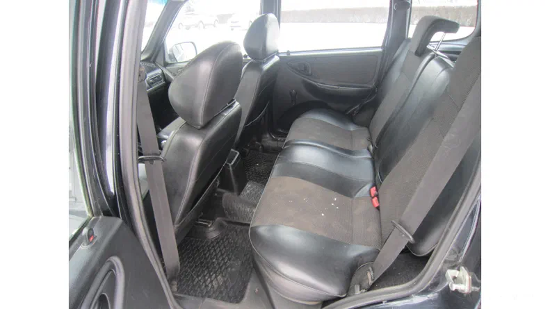 Chevrolet Niva 2011 - 15