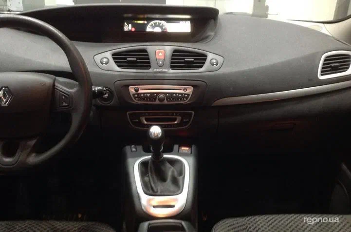 Renault Scenic 2011 - 12