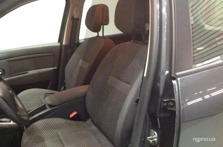 Renault Scenic 2011 - 11