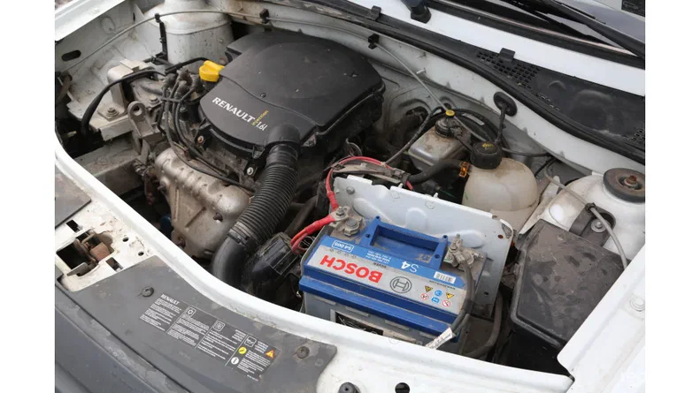 Renault Logan 2010 - 9