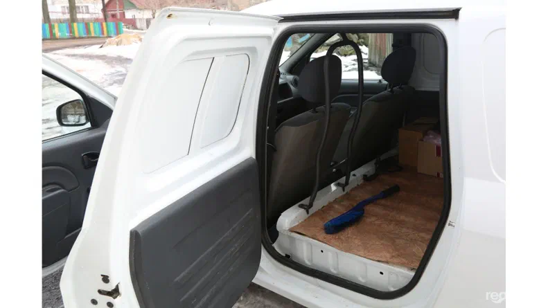 Renault Logan 2010 - 6