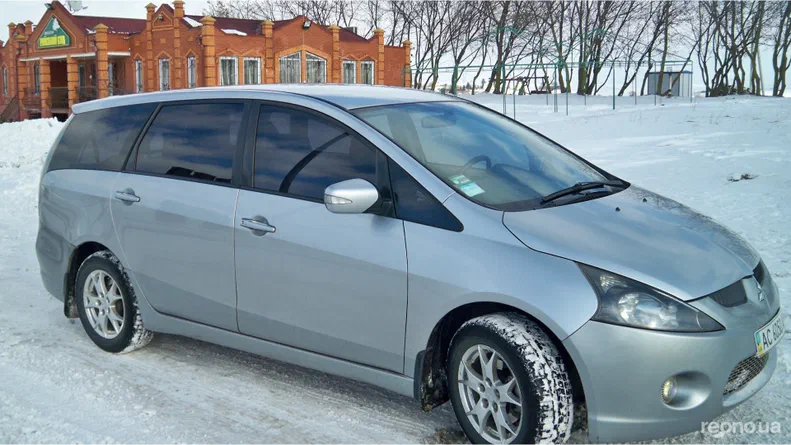 Mitsubishi Grandis 2008