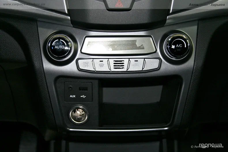 SsangYong Korando 2014 - 13