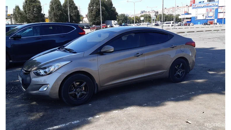 Hyundai Elantra 2012