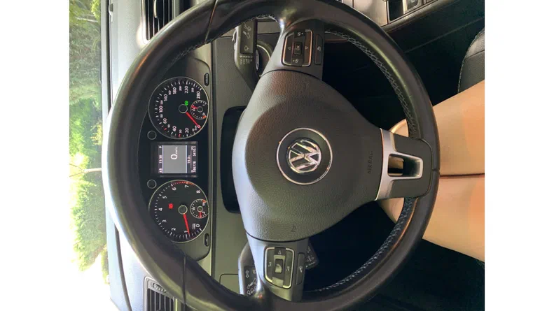 Volkswagen Passat 2011 - 9