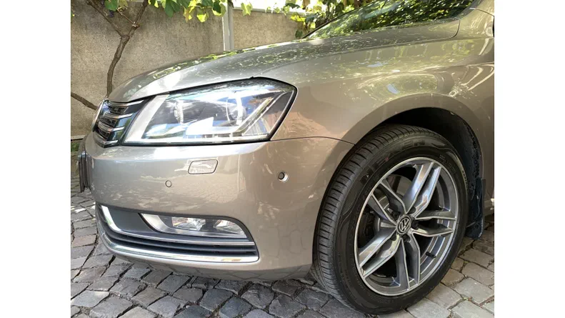 Volkswagen Passat 2011 - 7