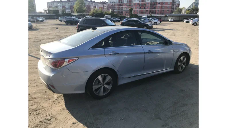 Hyundai Sonata 2011 - 8