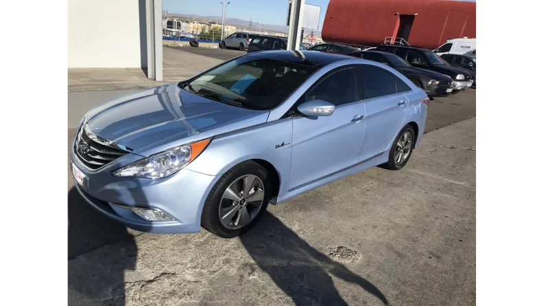 Hyundai Sonata 2011