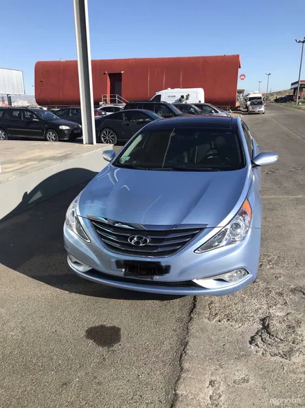 Hyundai Sonata 2011