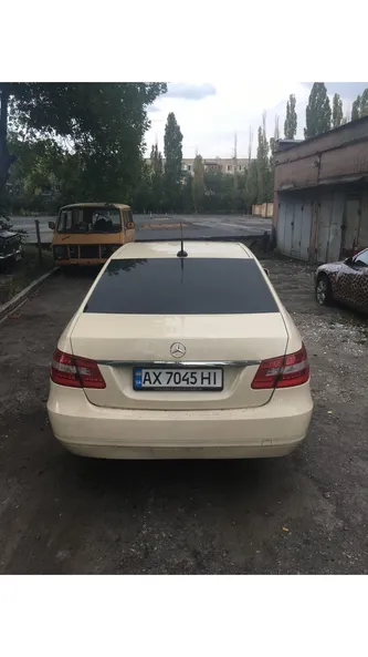 Mercedes-Benz E 200 2011