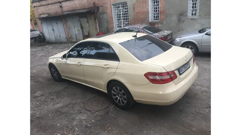 Mercedes-Benz E 200 2011