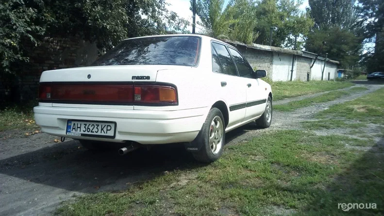 Mazda 323 1990 - 5