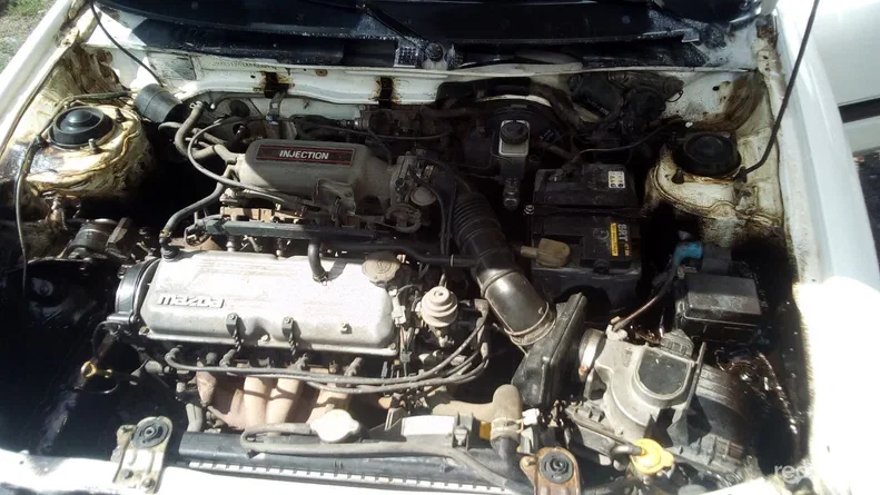 Mazda 323 1990 - 10