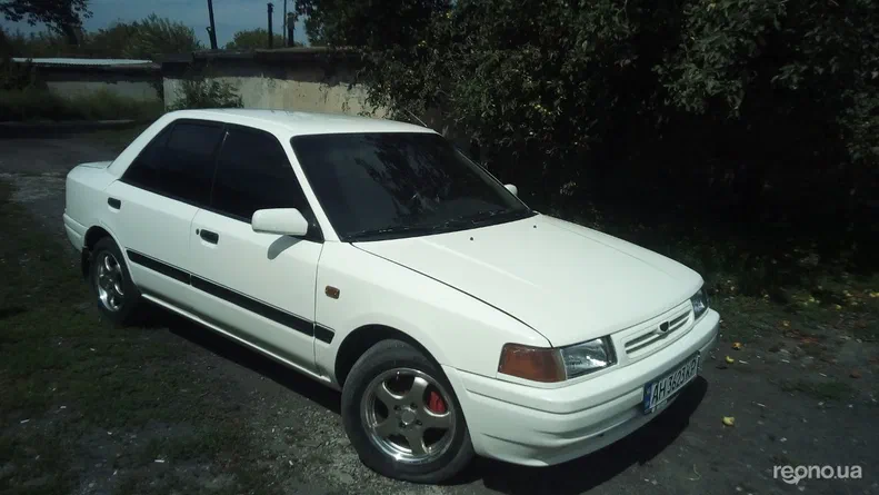 Mazda 323 1990
