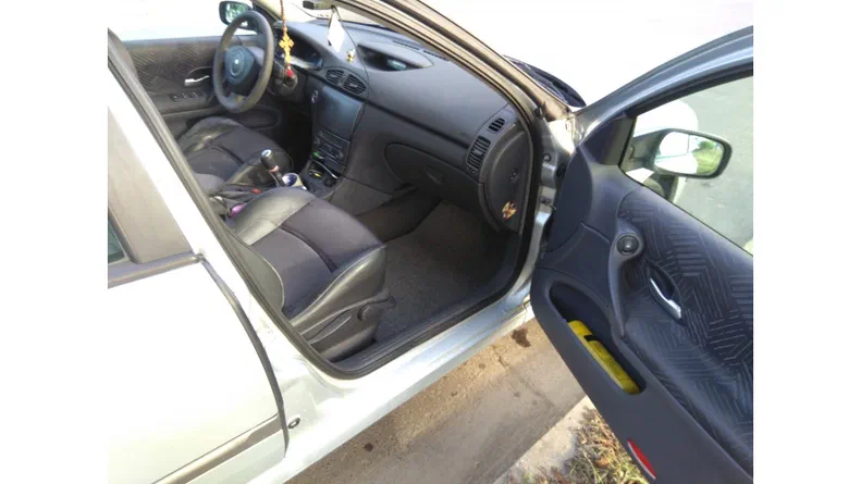 Renault Laguna 2002 - 11