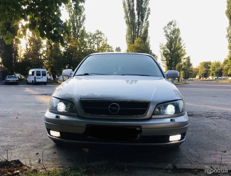 Opel Omega 2000