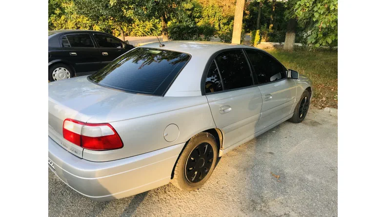 Opel Omega 2000 - 13