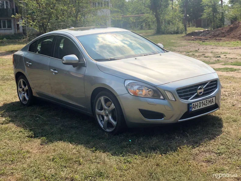 Volvo S60 2012 - 11
